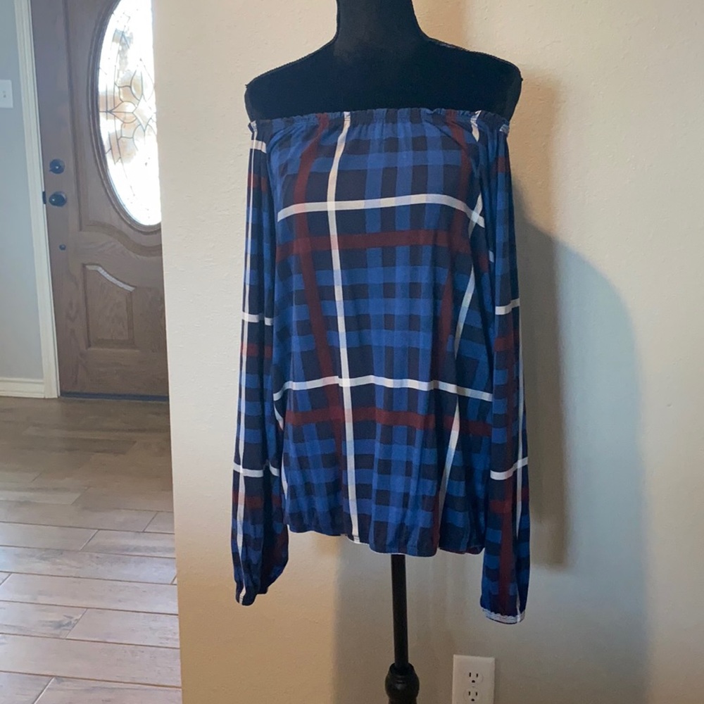 Women’s long sleeve blouse